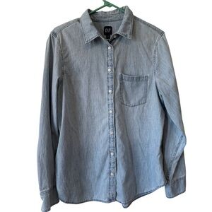 3/$20 GAP Chambray Light Blue Long Sleeve Button Down Shirt